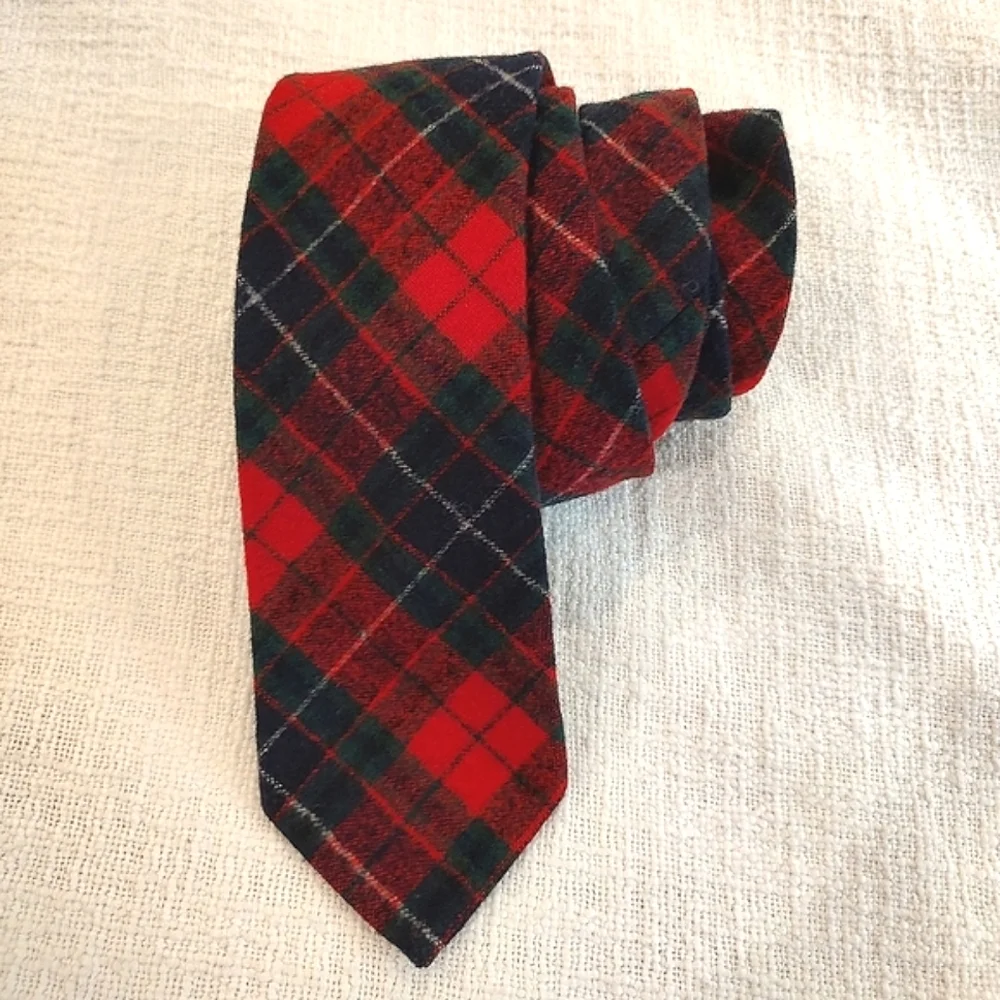 VTG Pendleton Tie Plaid Virgin Wool Red Black White Highlands